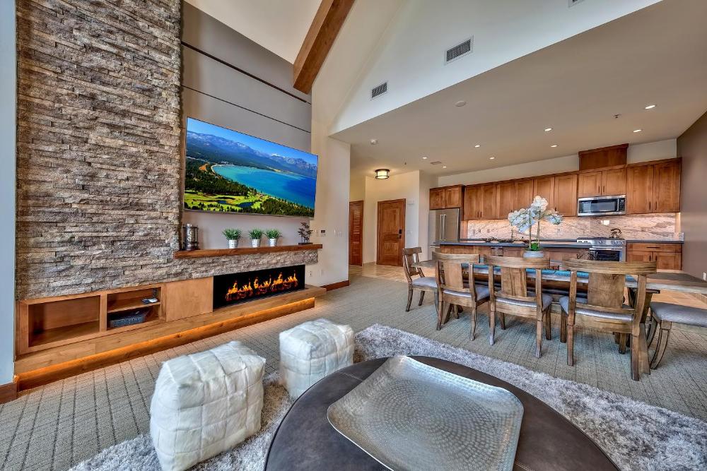 Luxury Three Bedroom Residence Steps From Heavenly Village Condo